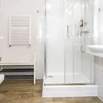 107 Otel 3*
