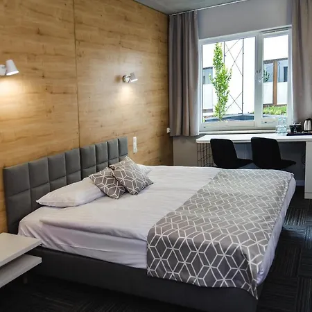 Hotel 107 3*