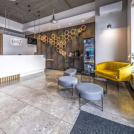 Hotel 107