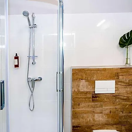 107 Hotel Rumia